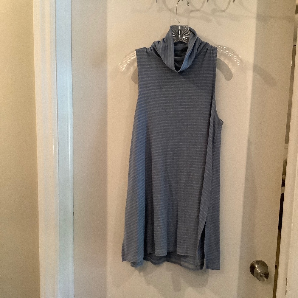 Anthropologie knit flowy shirt.  Sleeveless turtleneck.  Size L